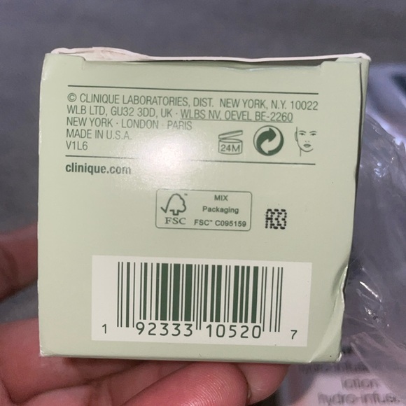 3X Clinique moisture surge hydro infused lotion 6.7 Oz/200 ml each - Picture 3 of 3